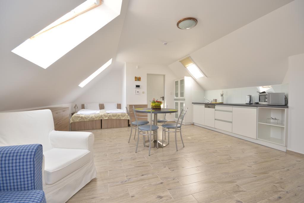 Poduszka Apartamenty Zielony Dom Stronie Śląskie Habitación foto