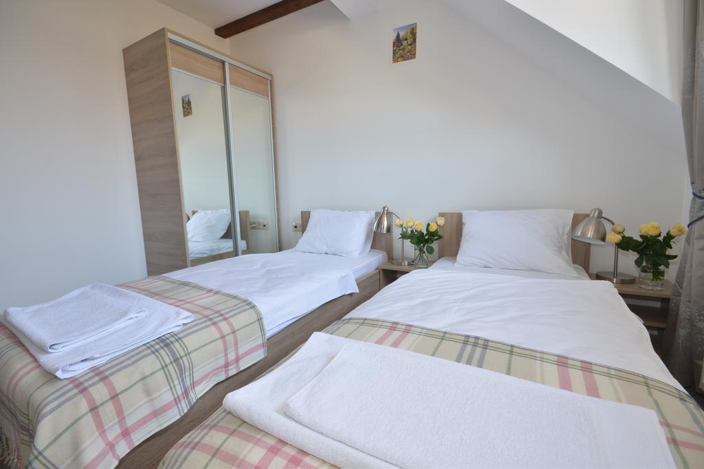 Poduszka Apartamenty Zielony Dom Stronie Śląskie Habitación foto